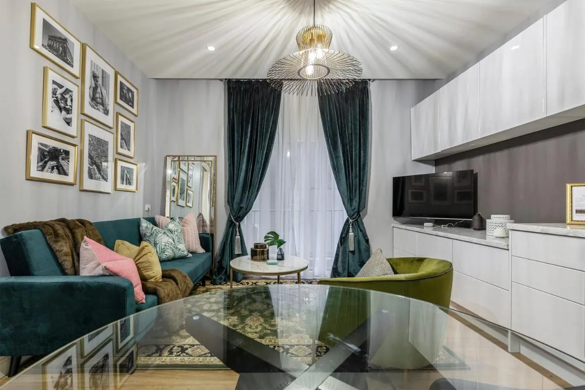 VAQUAY Mon Tresor In Melbourne CBD — 5