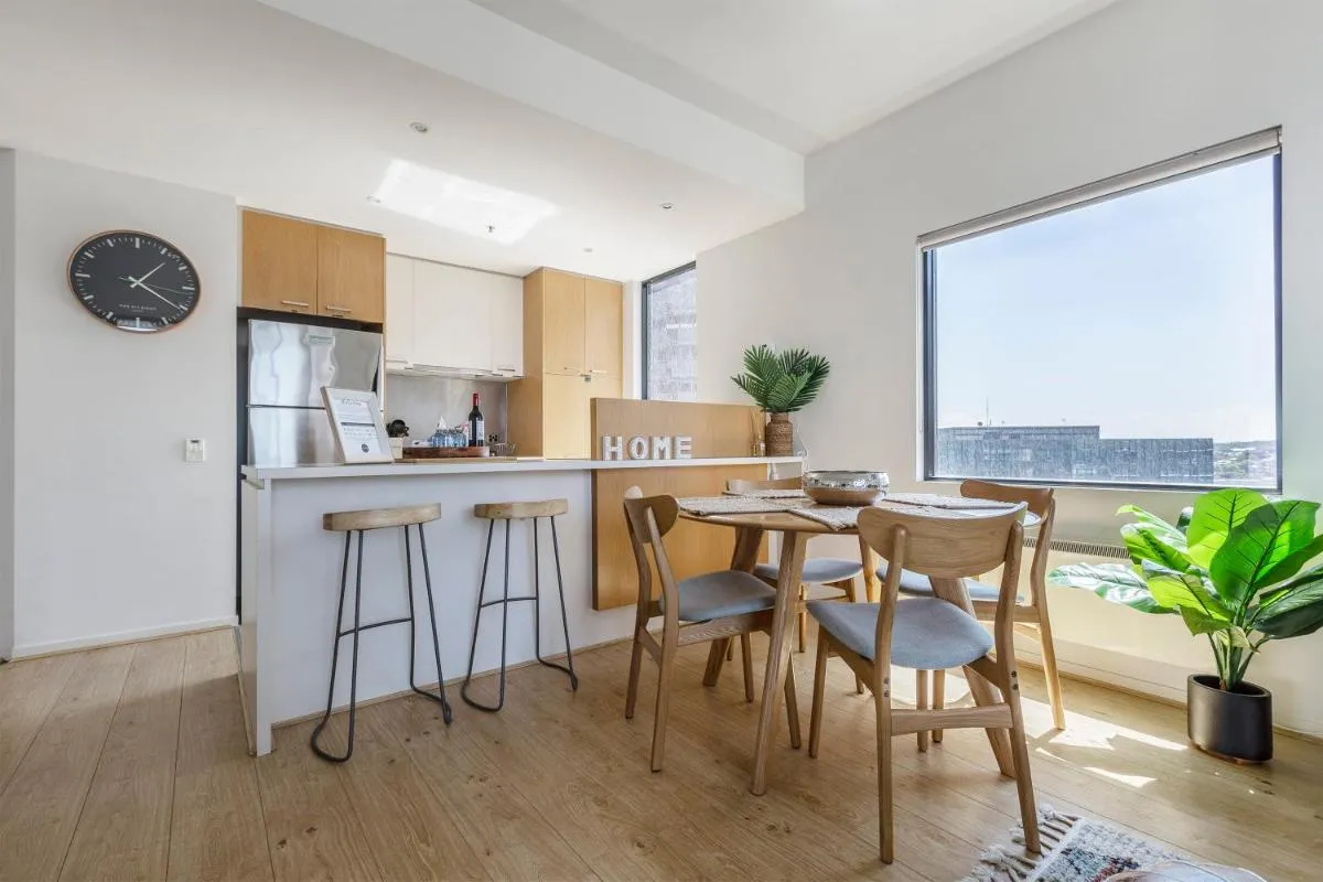 VAQUAY Scandi Boho In Docklands — 5