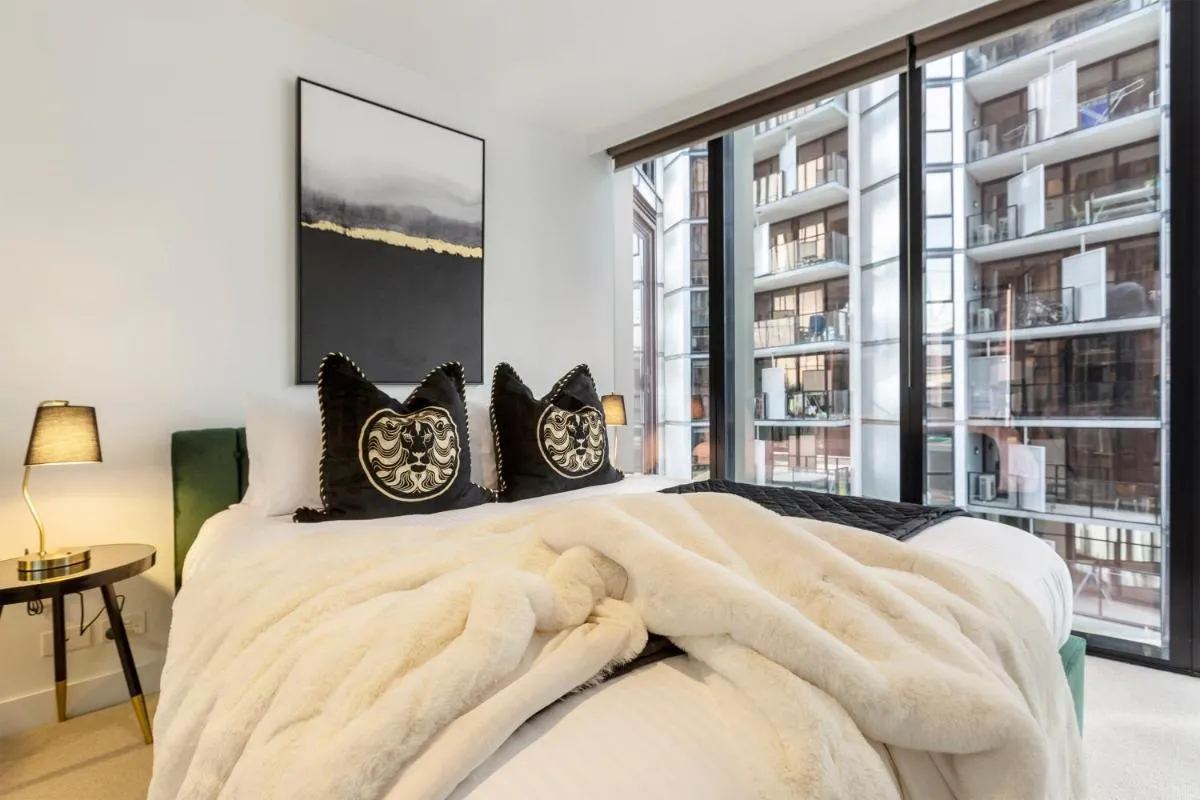 VAQUAY Soho In Docklands — 2
