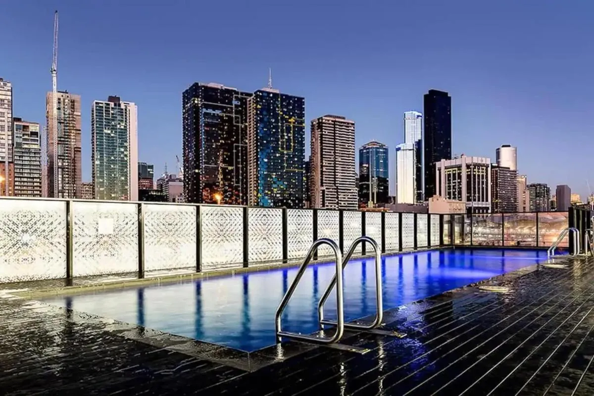 VAQUAY Soho In Docklands — 4