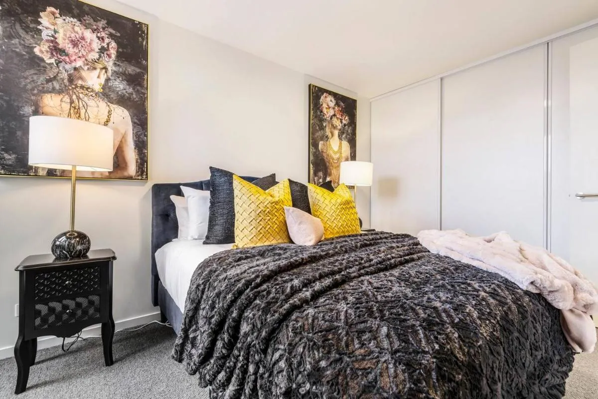 Vintage Romance In Vibrant & Cosmopolitan Prahran — 2