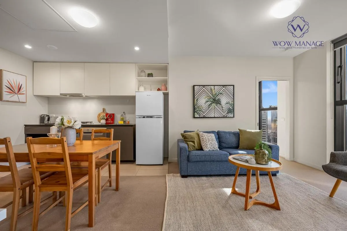 WOW Apartment on Collins 2 — 4