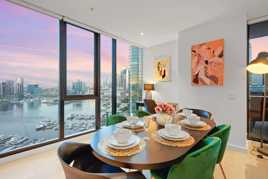 Waterfront 3Bed2B2C with 50 Sqm Expansive Balcony — 4