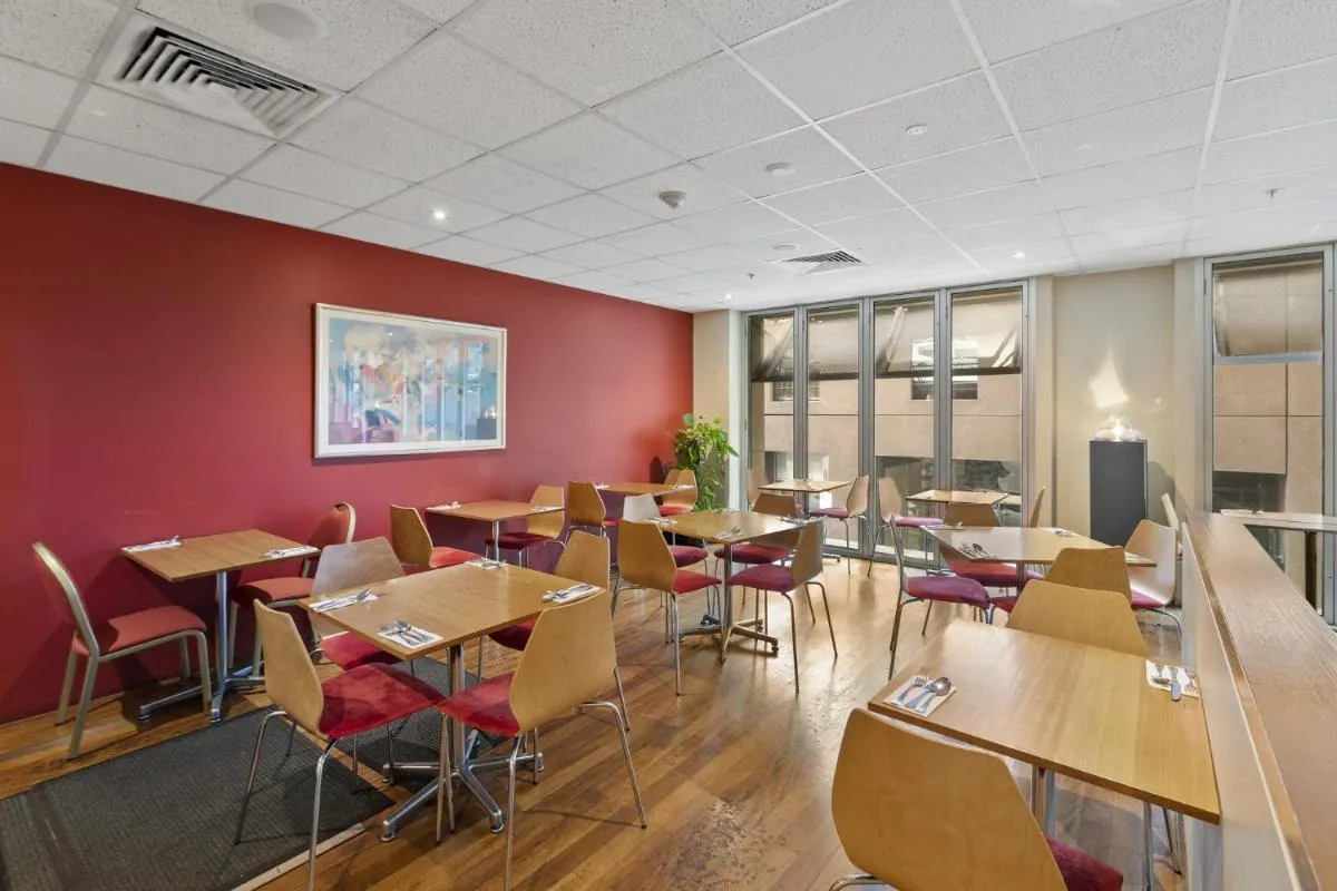 YEHS Hotel Melbourne CBD — 4