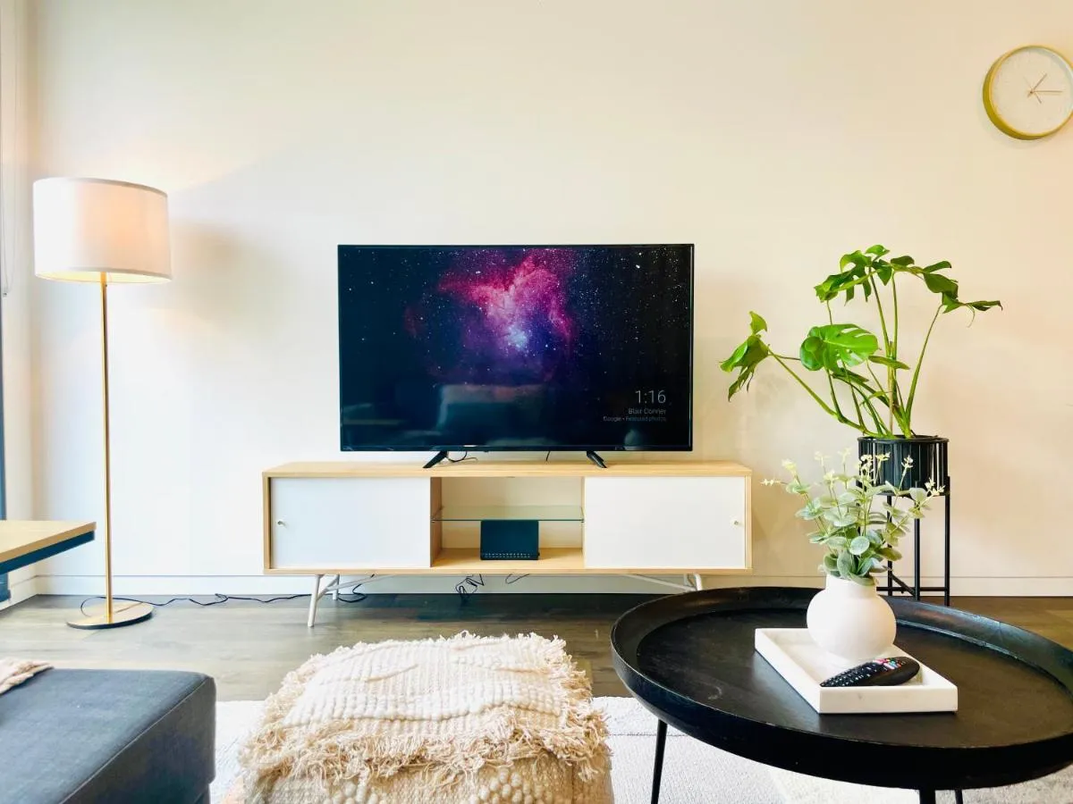 Your home on Glover St Sth Melbourne (With Parking) — 5
