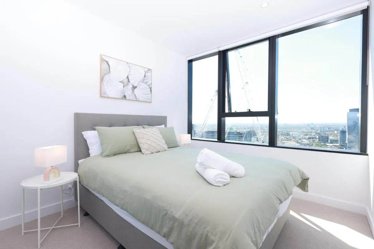 014D 2 Bedroom Apt w city view near Yarra River with Free Parking — 2