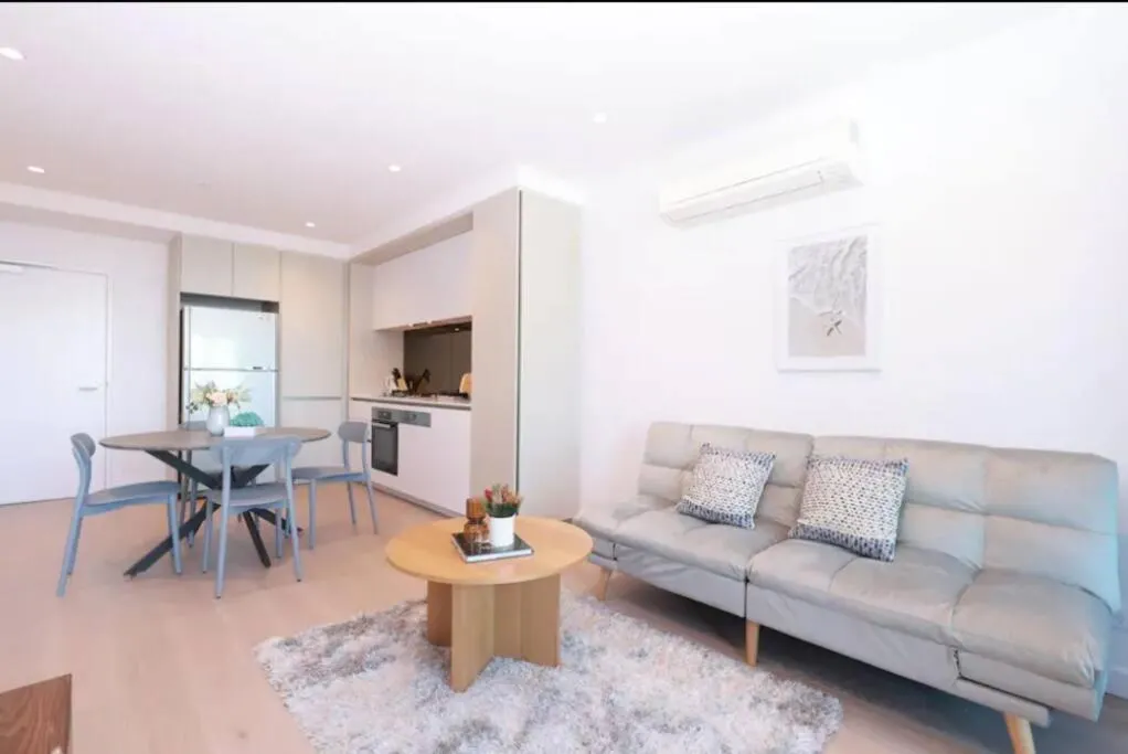 13D Central, city view, near Yara with Free Parking, TramStop
