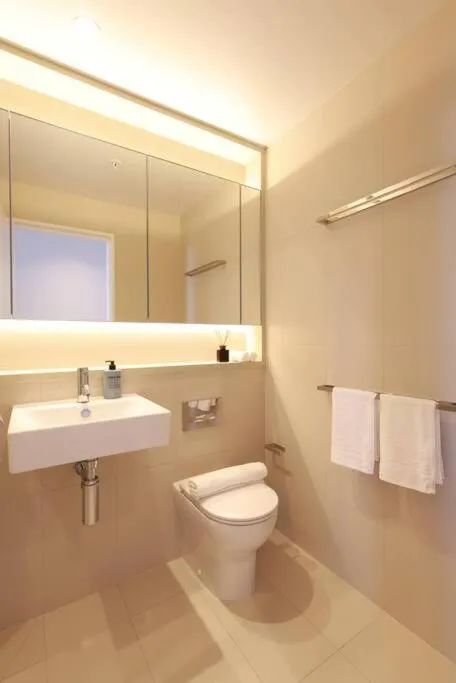13D Central, city view, near Yara with Free Parking, TramStop — 4