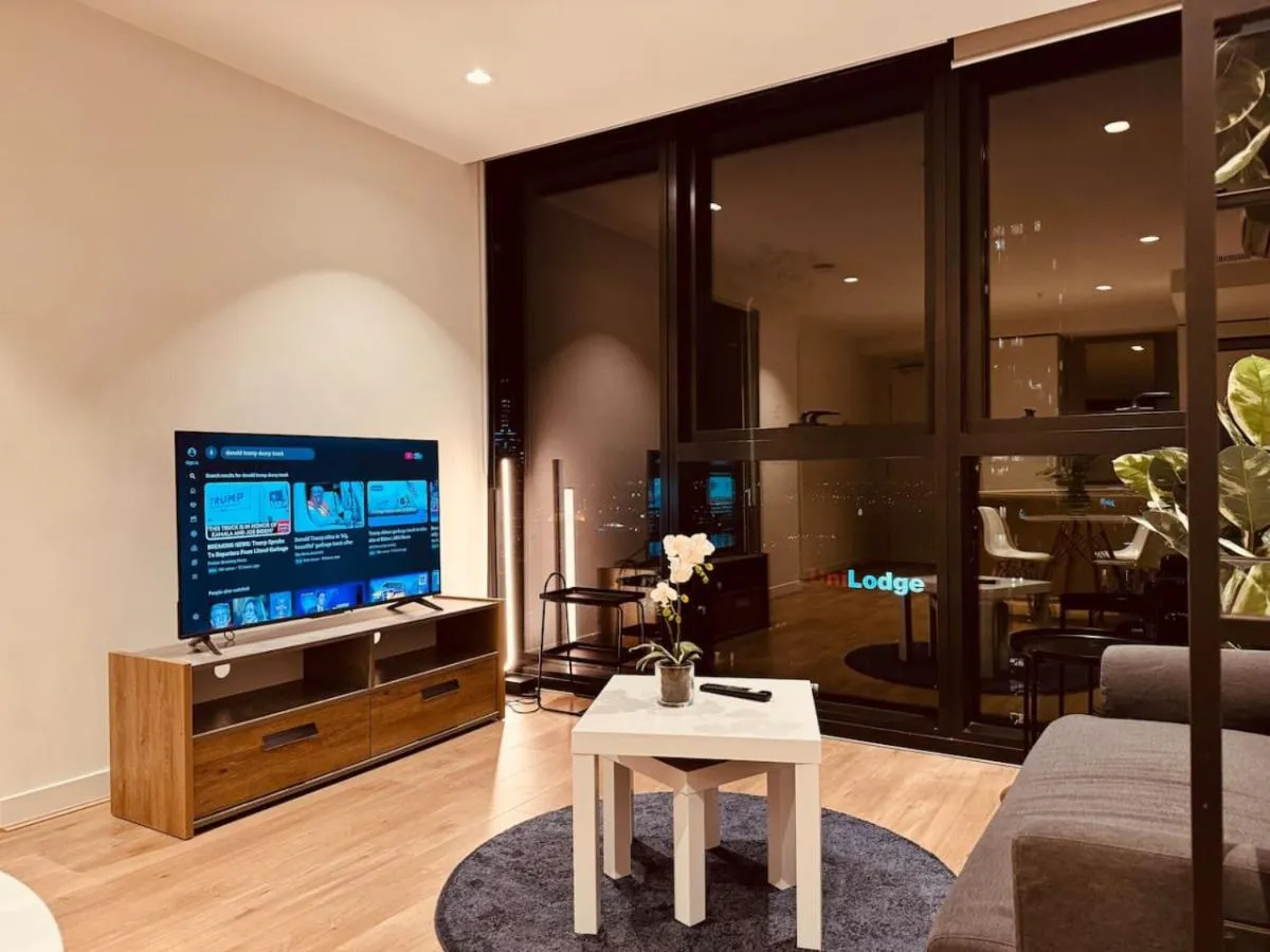 1bed apartment at EQ Tower — 5