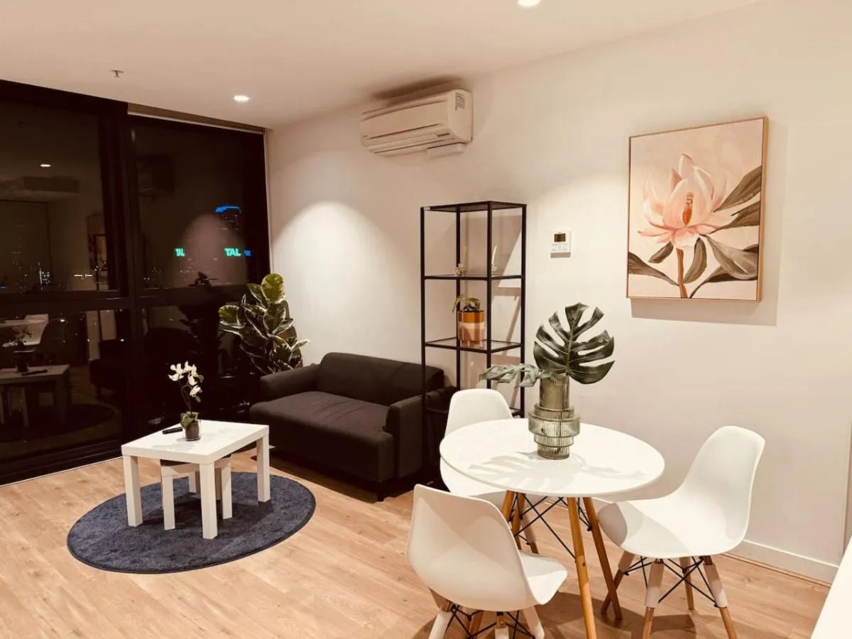 1bed apartment at EQ Tower — 4