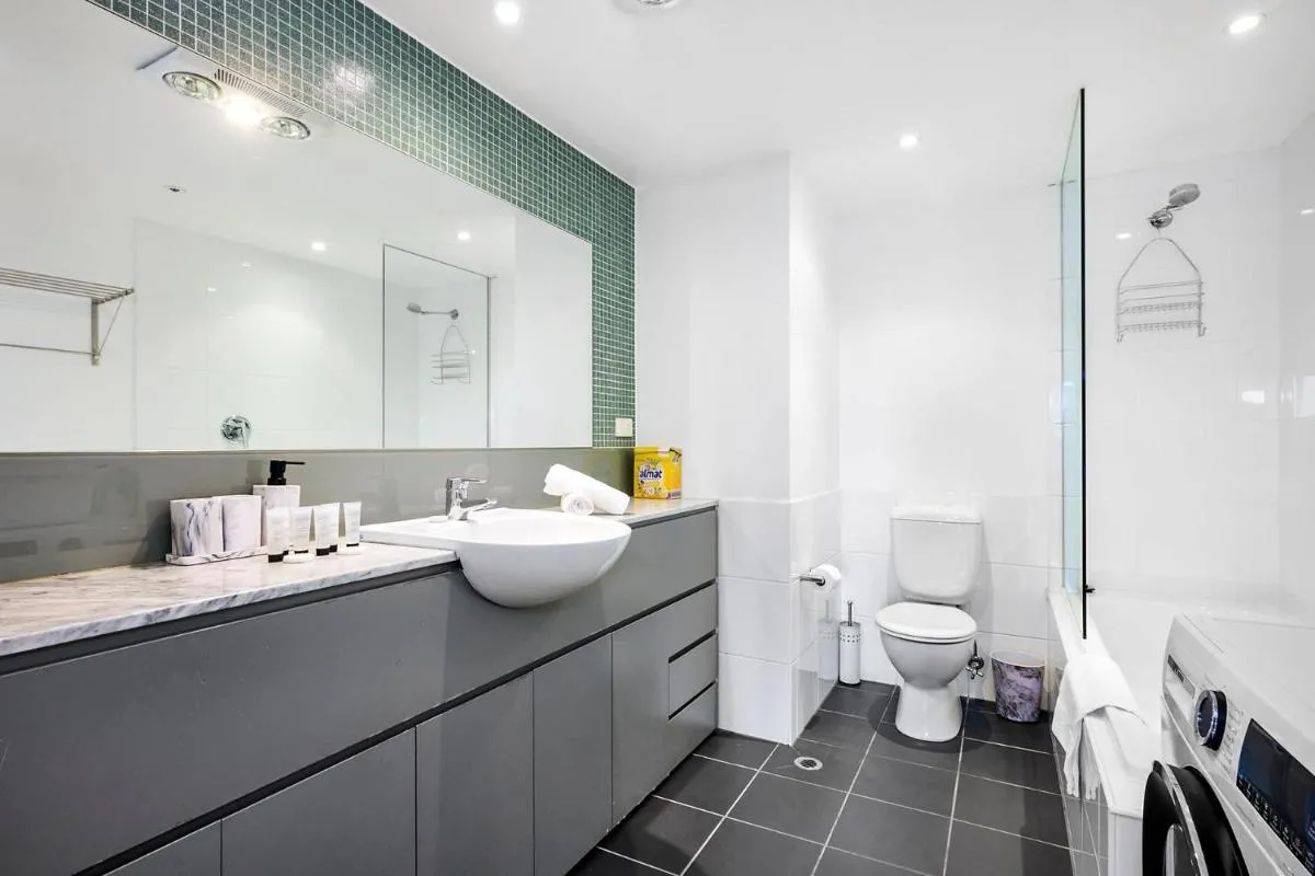222 Stay on Russell Perfect City Getaway — 3