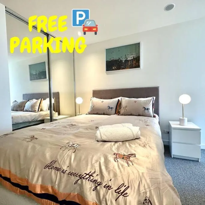 2B1B Cozy near Train Station + Free Parking! — 4