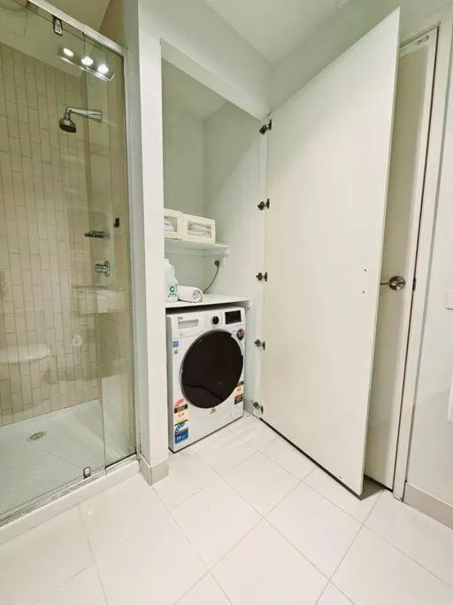 2BD Melbourne Apt Near Vic Market — 3