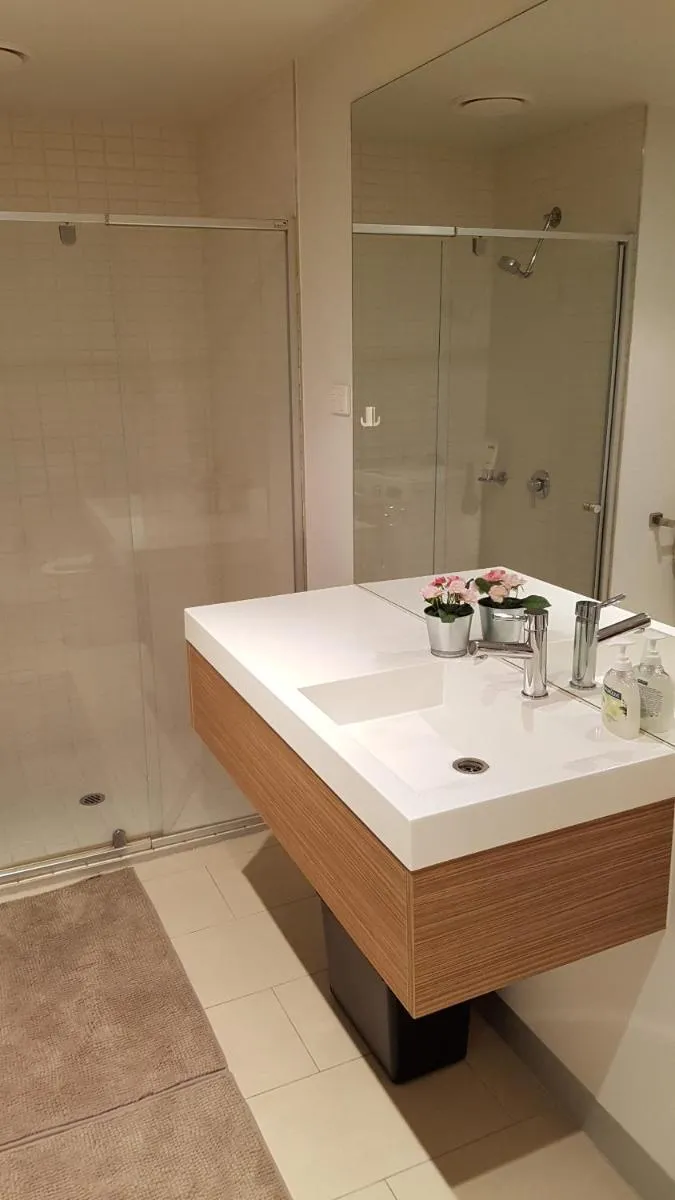 2BEDS Melbourne Central|Crown Casino|Colin|S Cross — 3