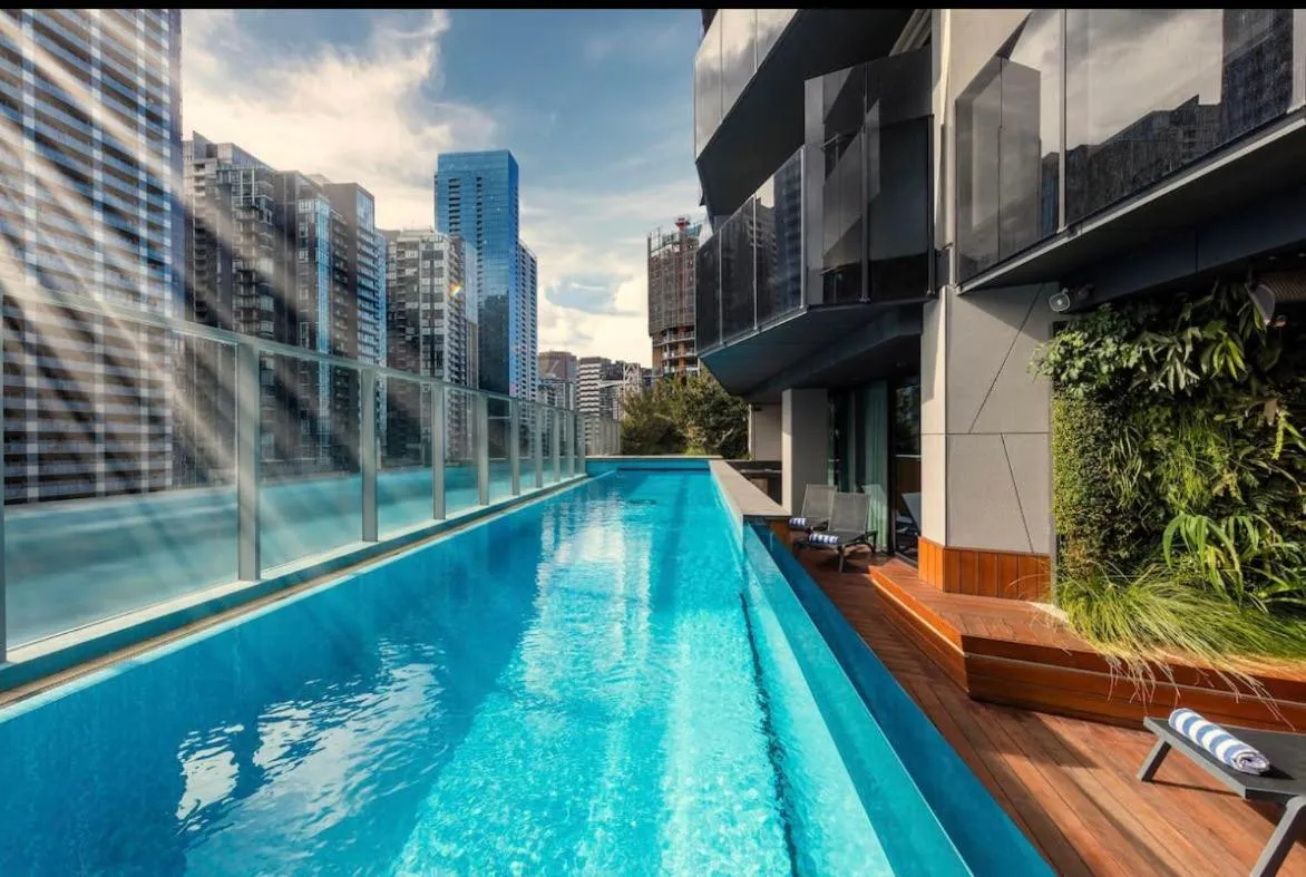 2BR 2 BATH, Southbank, City View, Lvl 31 — 4