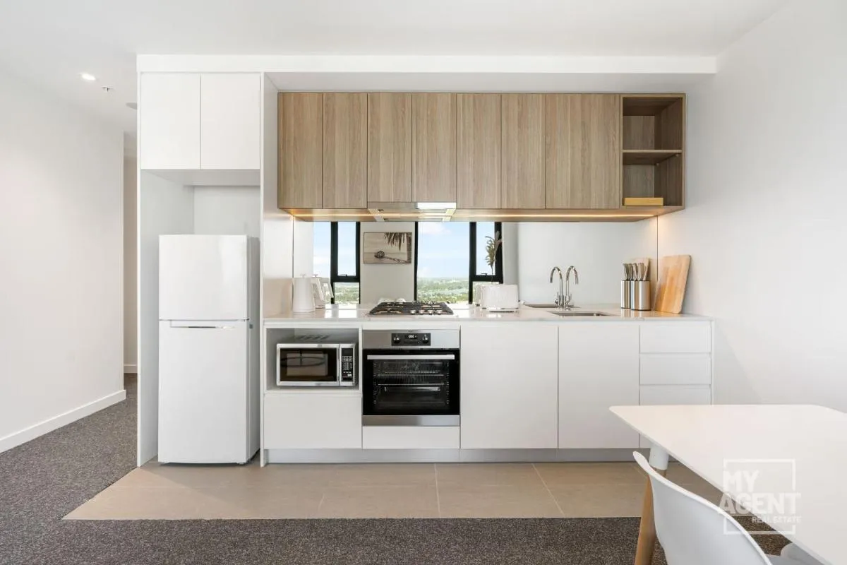 2 Bedroom Apartment in Southbanks Stature Building — 5