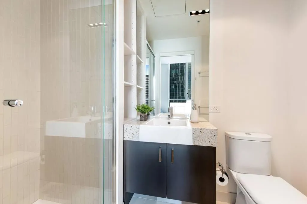 2Br 2Ba CBD Retreat-Best Location – 1 car space — 3