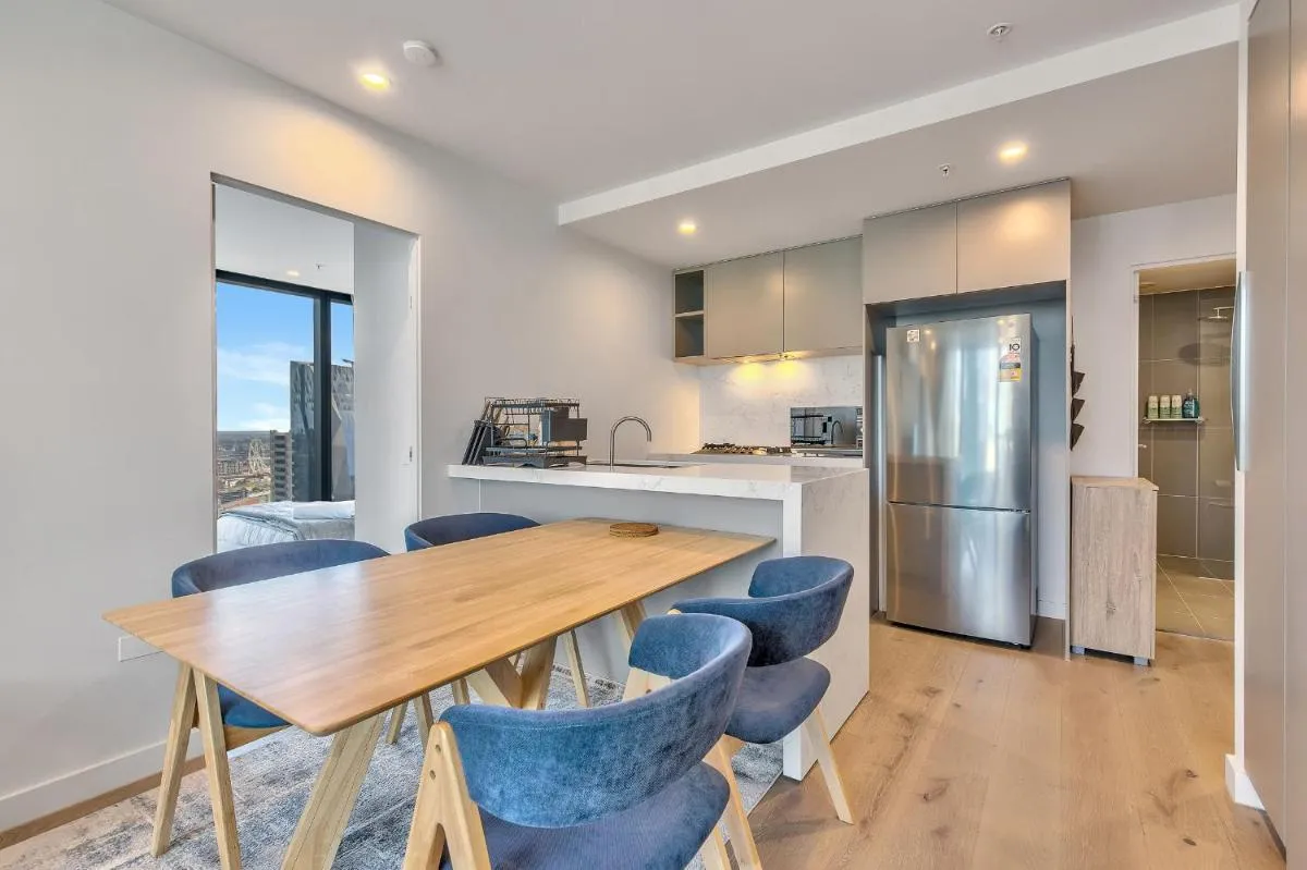 3BR 2BA Chic Apt with Parking — 4
