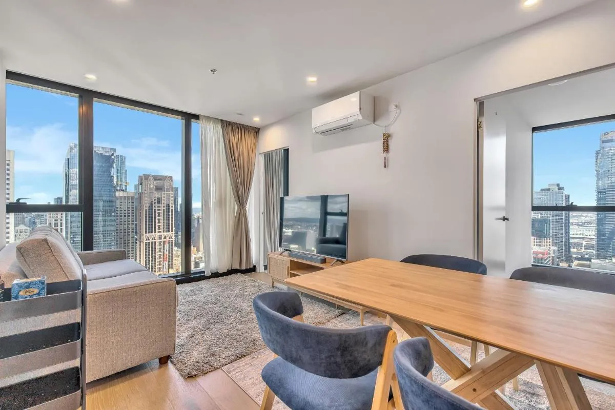 3BR 2BA Chic Apt with Parking — 5