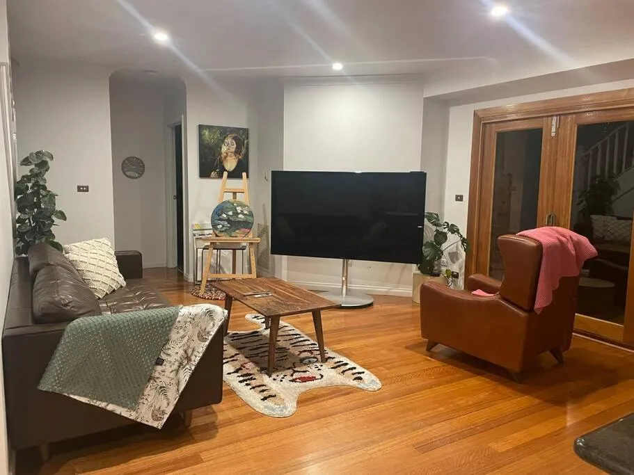 3BR Artistic Home, Netflix, Gym, Camberwell market. Taste The True Melbourne