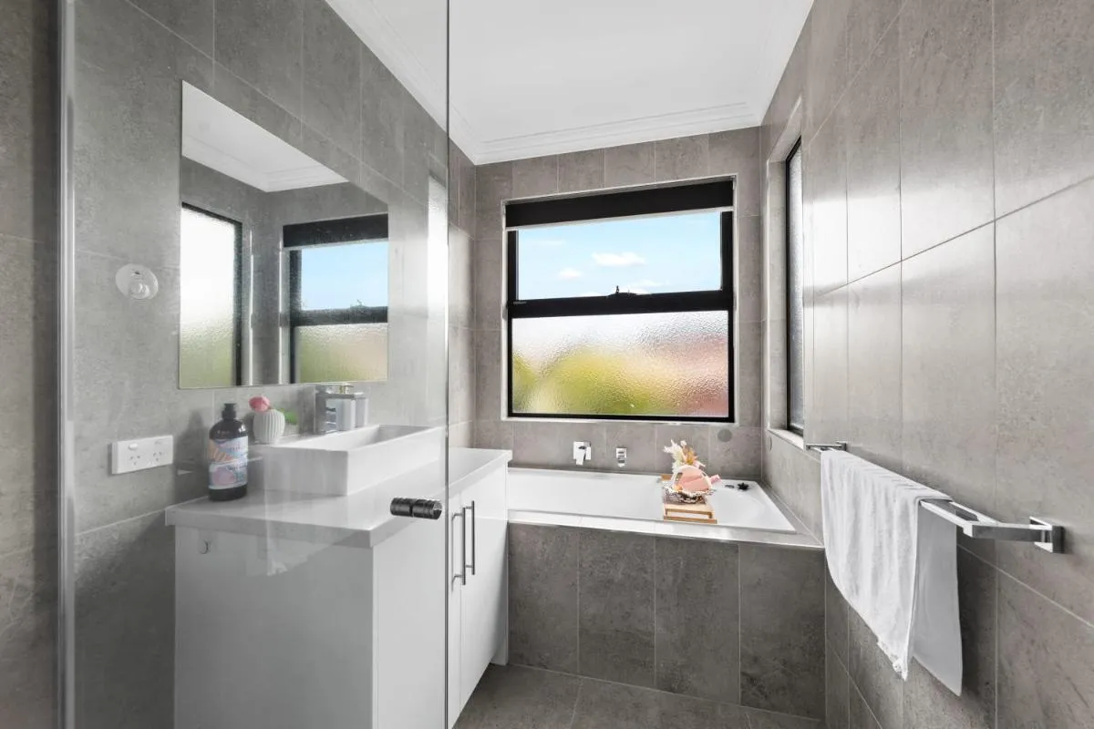 3BR Boxhill Elegant House — 2