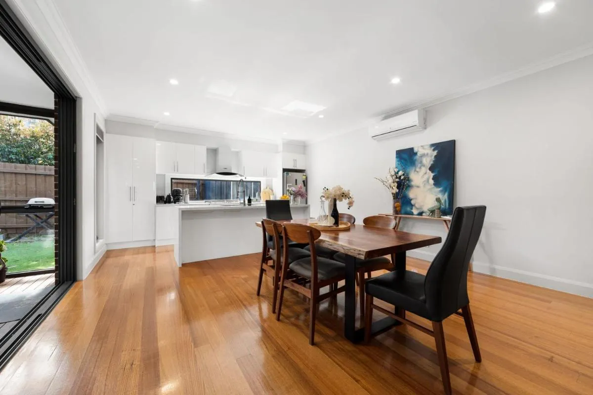 3BR Boxhill Elegant House — 3
