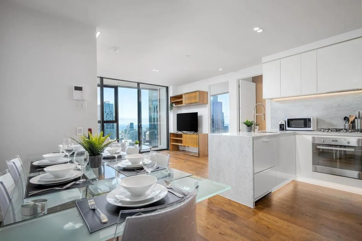 3BR with 180 Degrees Ocean and City Views, Pool, Spa and Gym — 5