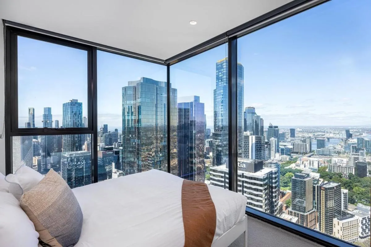 3BR with 180 Degrees Ocean and City Views, Pool, Spa and Gym — 2