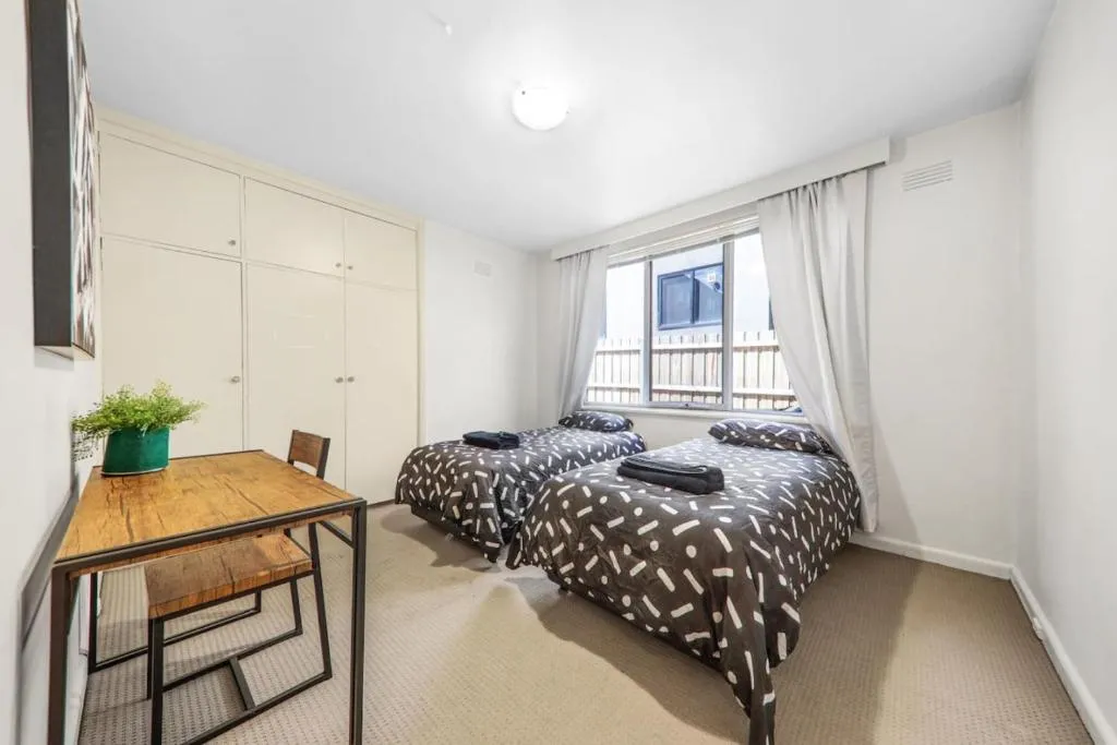 3 Bedroom 60s Retro by Alma Park