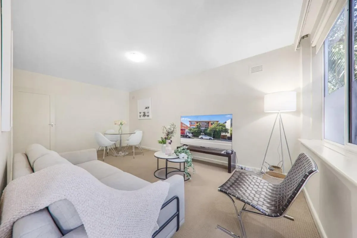 3 Bedroom 60s Retro by Alma Park — 5