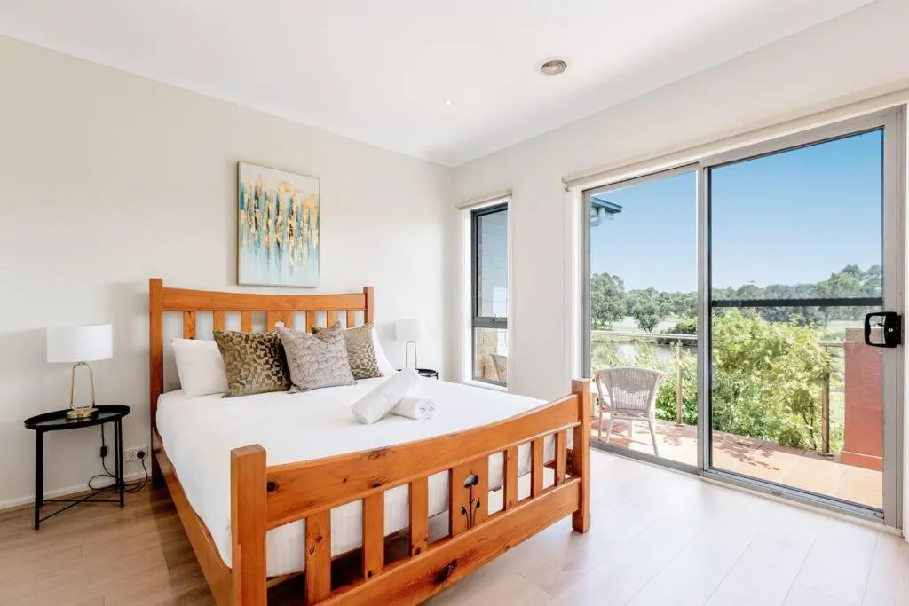 3 bedroom Townhouse In Bonbeach VIC — 2