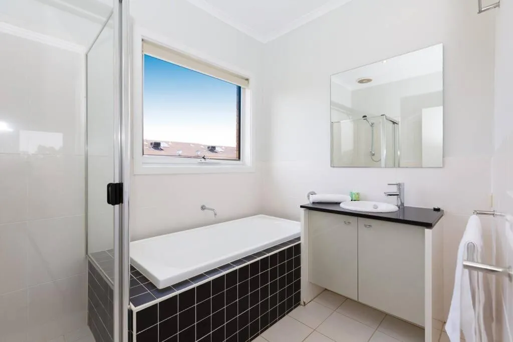 3 bedroom Townhouse In Bonbeach VIC — 3