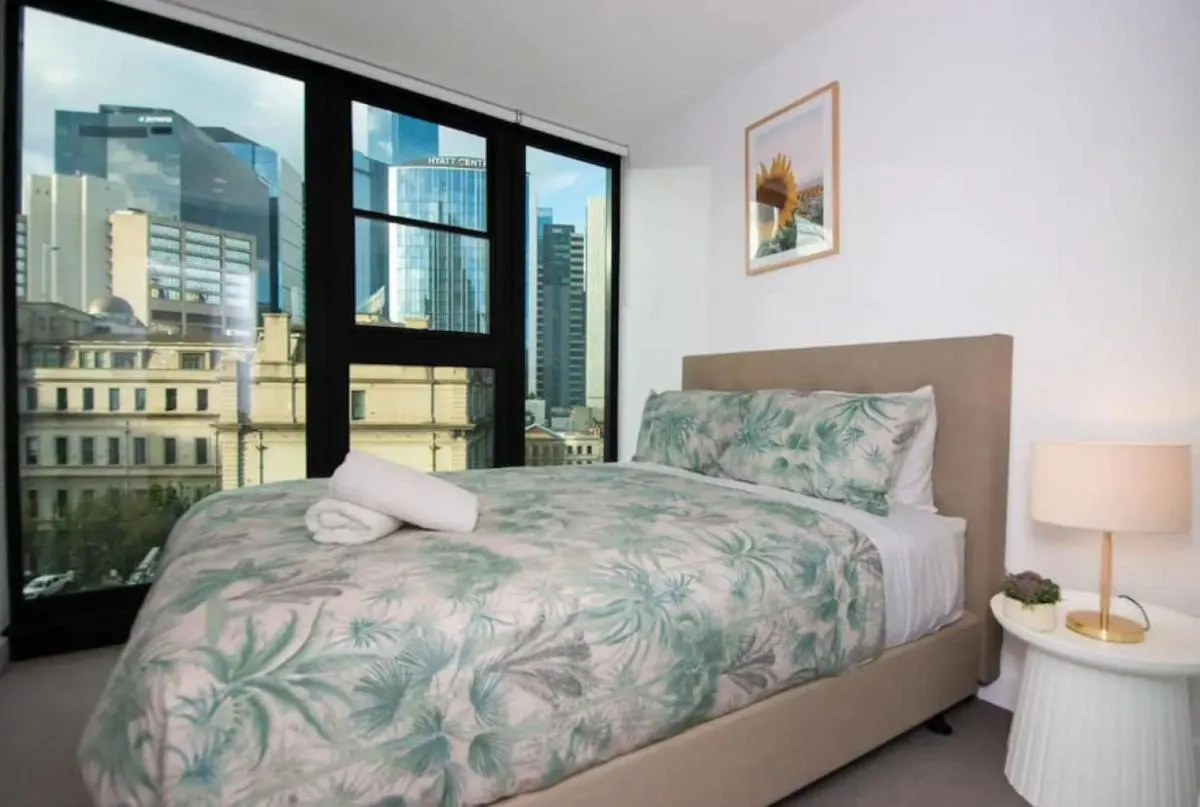 42D Stylish 2BR Apt wCity view nr Yarra River Crown — 2