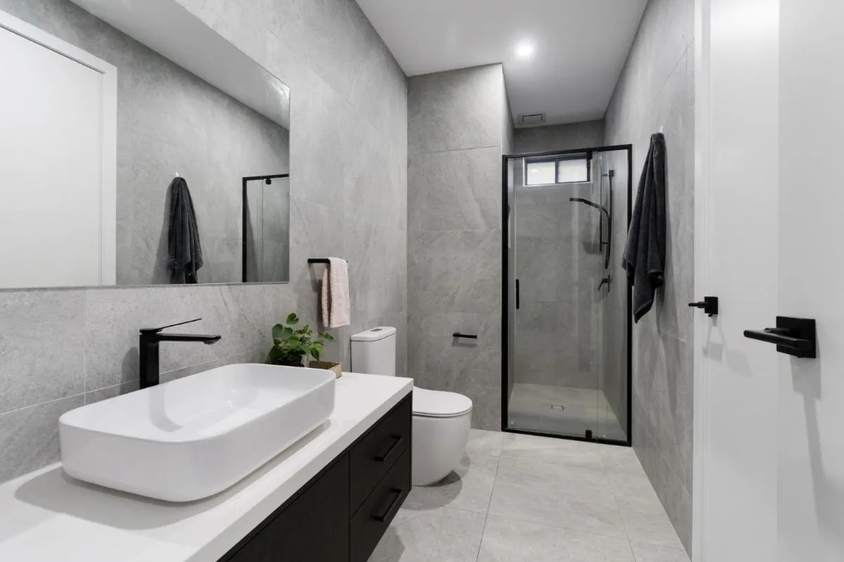 5 Ensuite Luxury Holiday House Balwyn North — 3