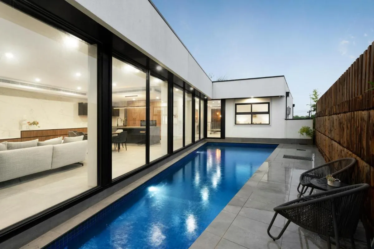 5 Ensuite Luxury Holiday House Balwyn North — 4