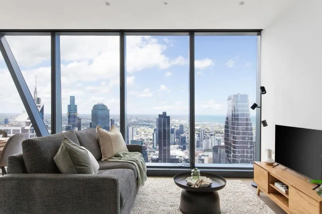 A 2BR Apt with Amazing City Views, FREE Parking