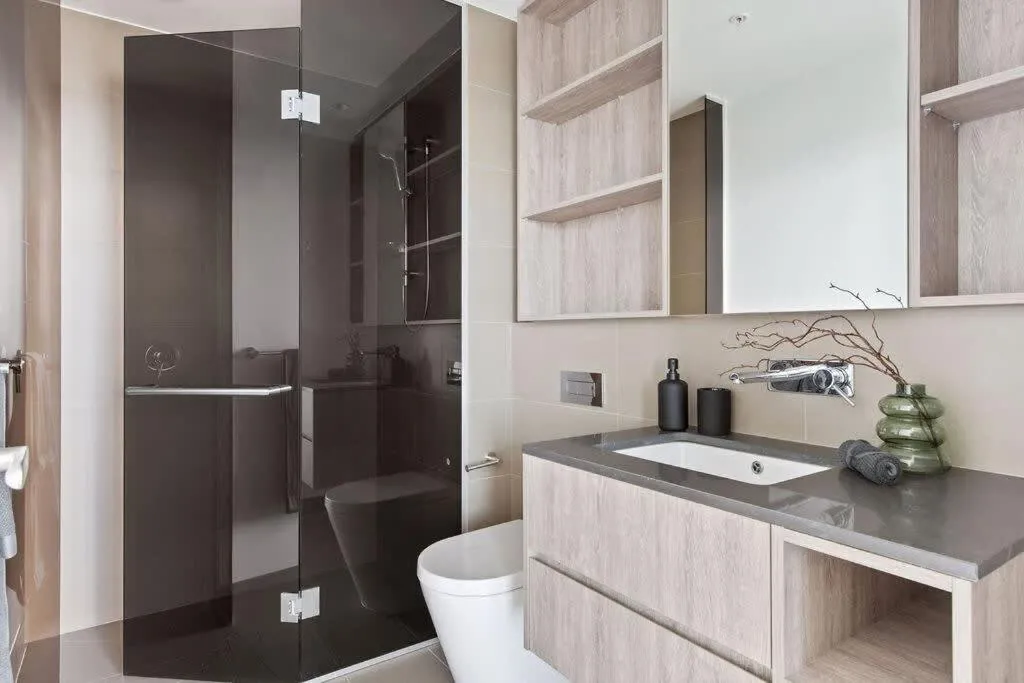 A 2BR Apt with Amazing City Views, FREE Parking — 3