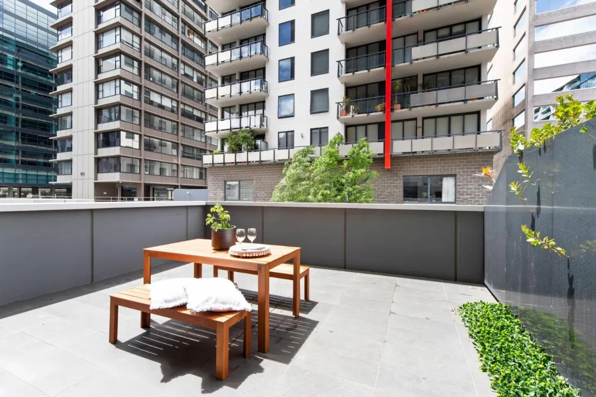 A Chic Apt with a Large Balcony Next to Grand Prix — 5