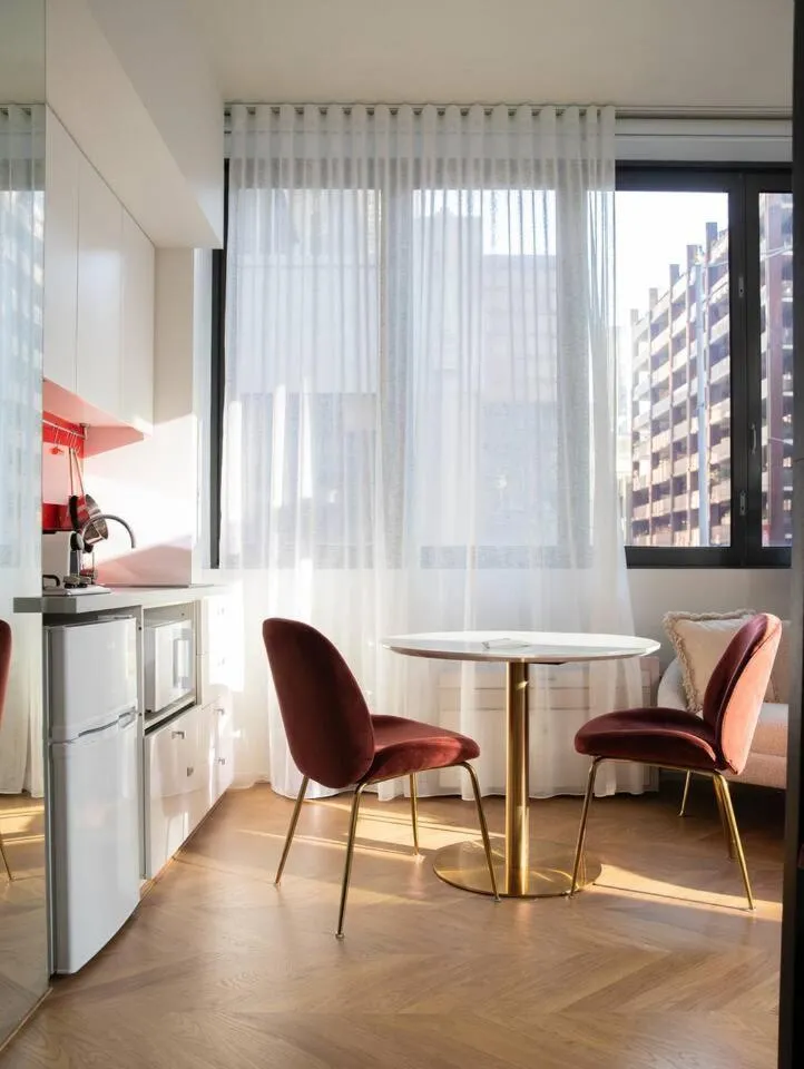A City-centre Studio for Savvy Business Travellers — 5
