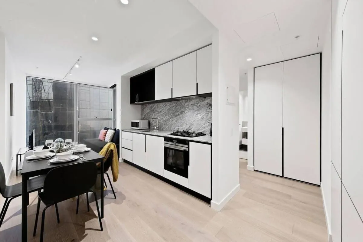 A Comfy Apt Next to Southern Cross FREE Parking — 5