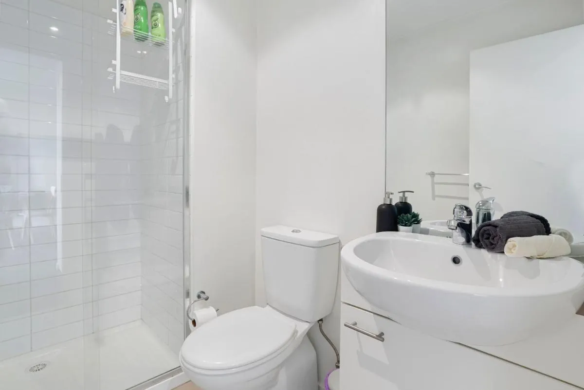 A Comfy & Cozy 2BR Apt Near Flemington Races — 3