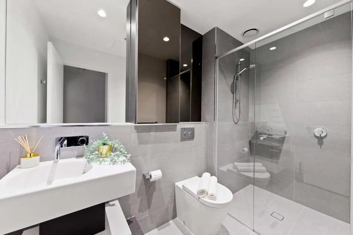 A Lux & Modern Apt Next to Southern Cross Station — 3