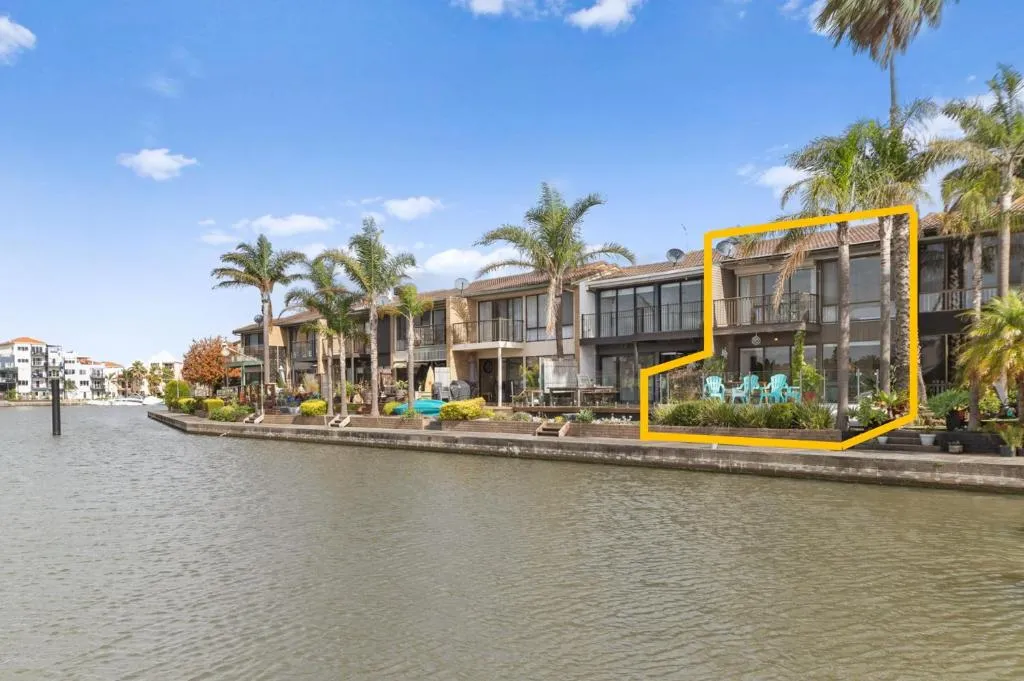 Absolute Waterfront Marina Views