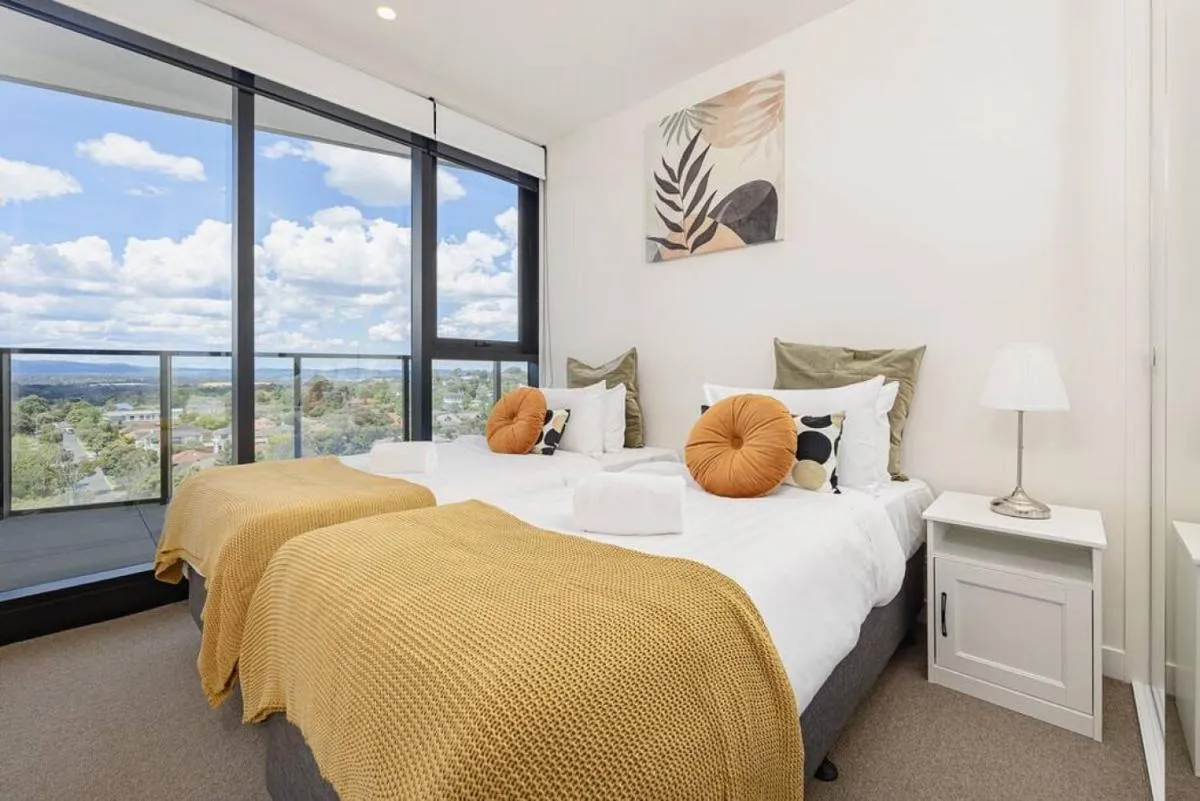 Apartment in the Heart of Glen Waverly — 2