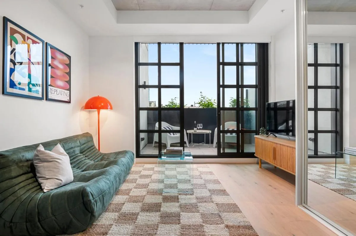 Art Deco – Collingwood Hideaway — 2