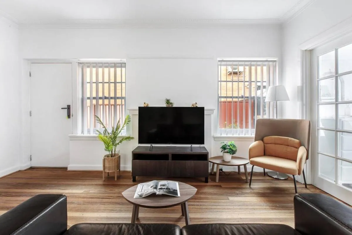 Art Deco Modern within Elwood’s Inner-city Scene — 5