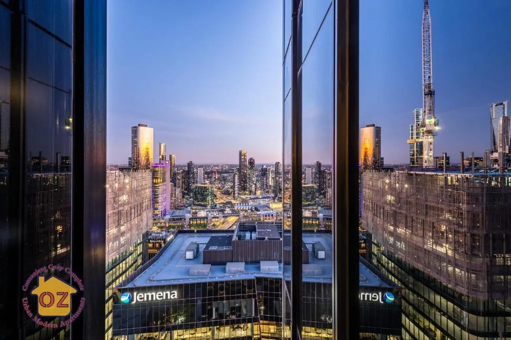 Aussie Escape Apartments-Skyline Collins Tower