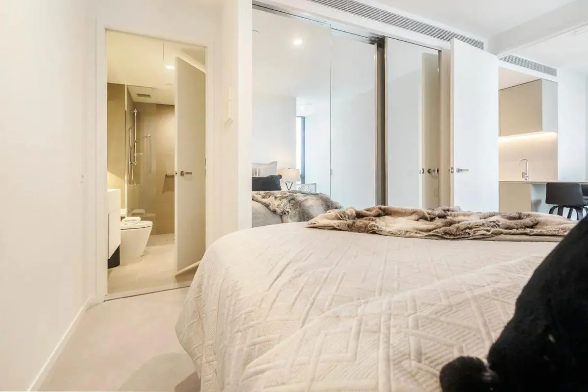 Australia 108-Exclusive Luxury, Spectacular Views — 3