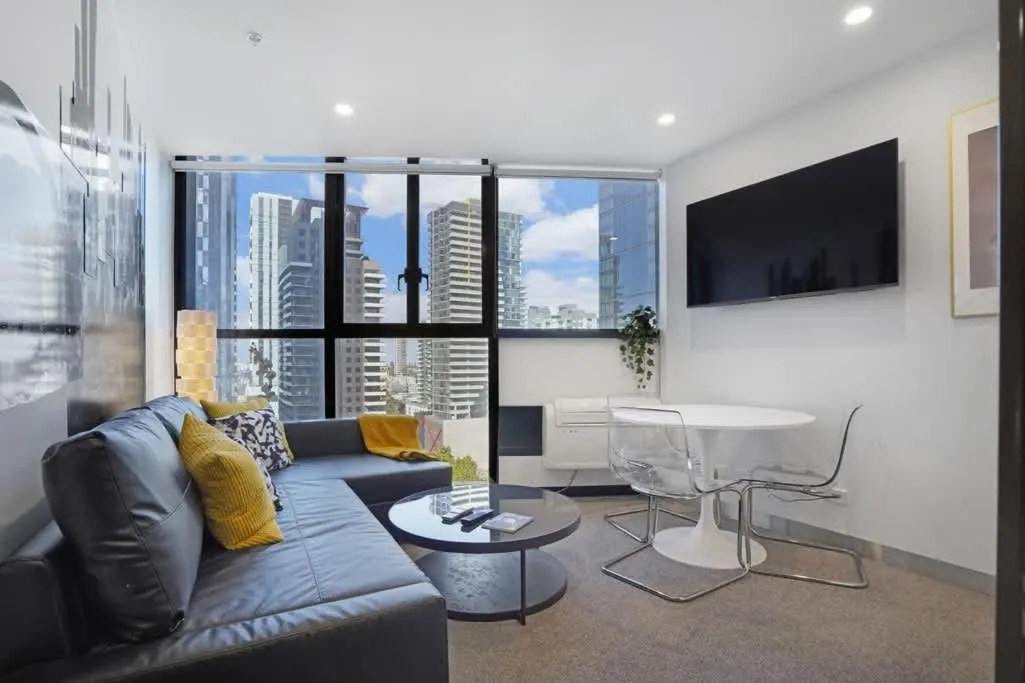 Banque 88 – Ultimate Southbank Convenience for 2 — 5