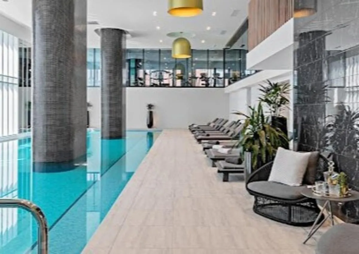 Batman 2br2ba Overlooking Stadium Pool Gym Park — 4